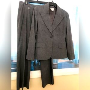 Women’s two piece cotton viscose grey suit jacket and matching pants